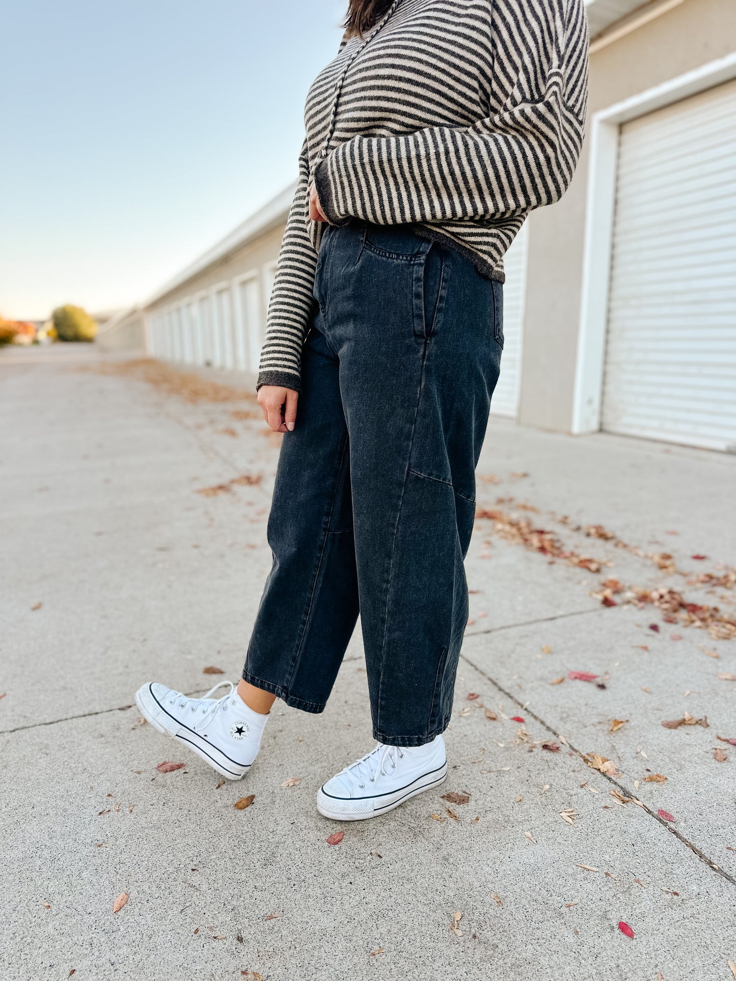 Henry Barrel Jeans in Black