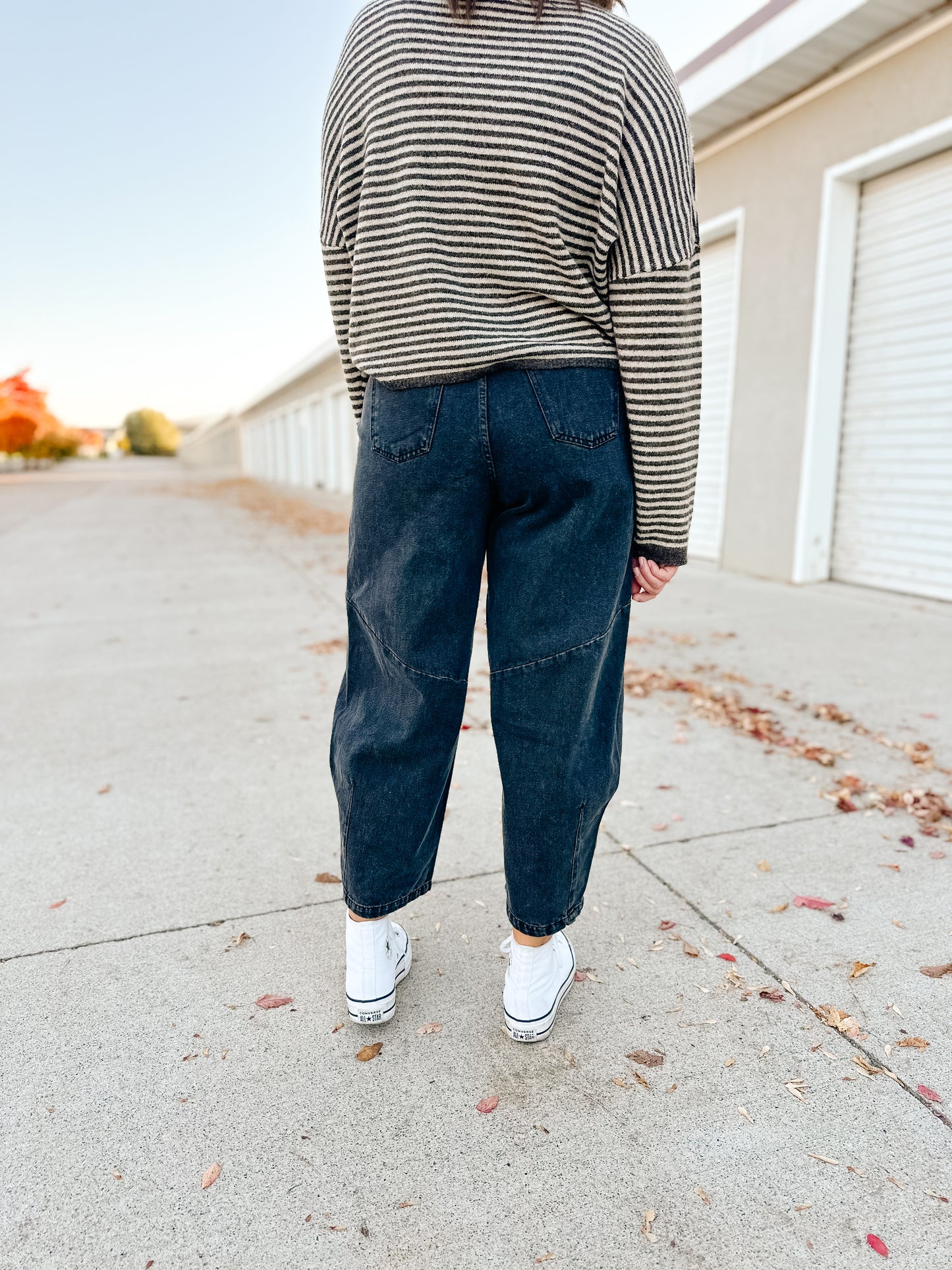 Henry Barrel Jeans in Black