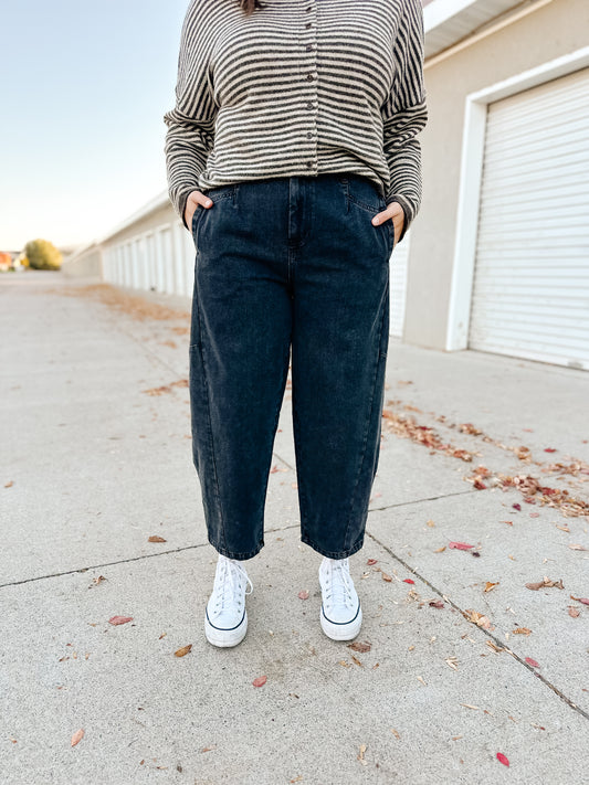 Henry Barrel Jeans in Black