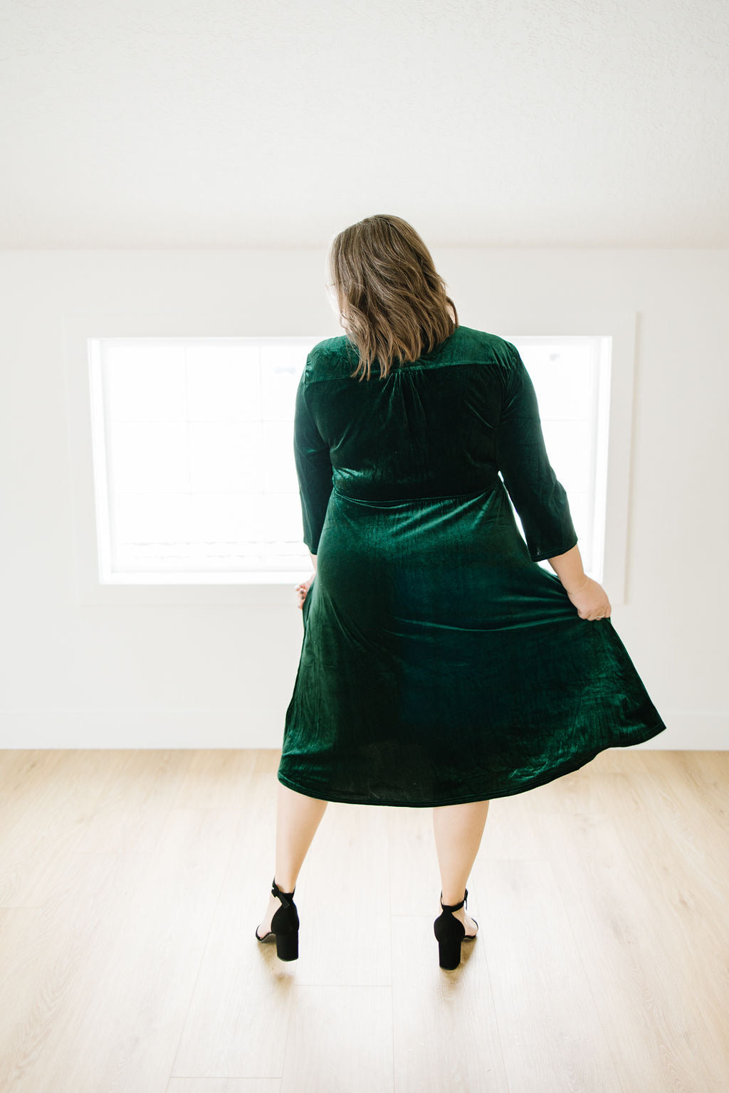 Leslie Wrap Midi Dress in Emerald